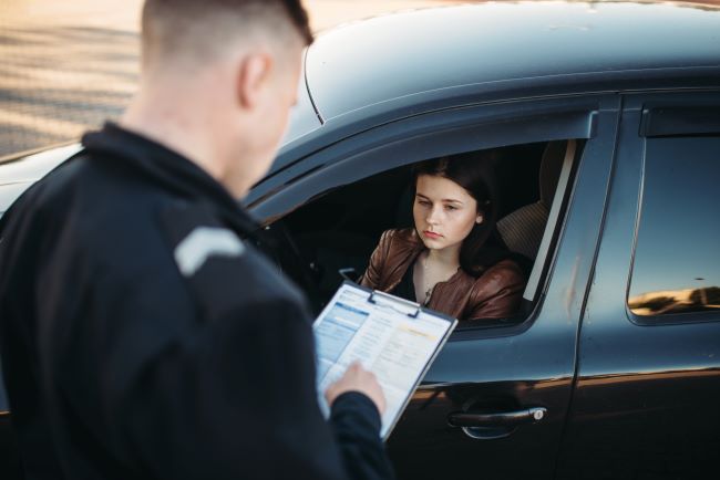 una joven detenida por exceso de velocidad